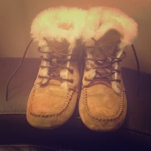 Ugg Chickadee Moccasin Boot USA size 6